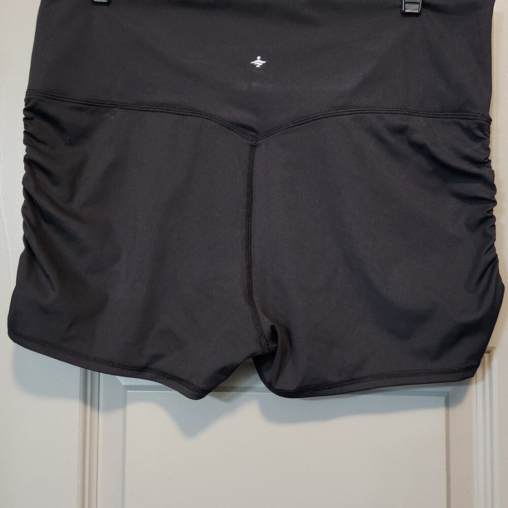 Halara Cinched Shorts - Picture 4 of 6
